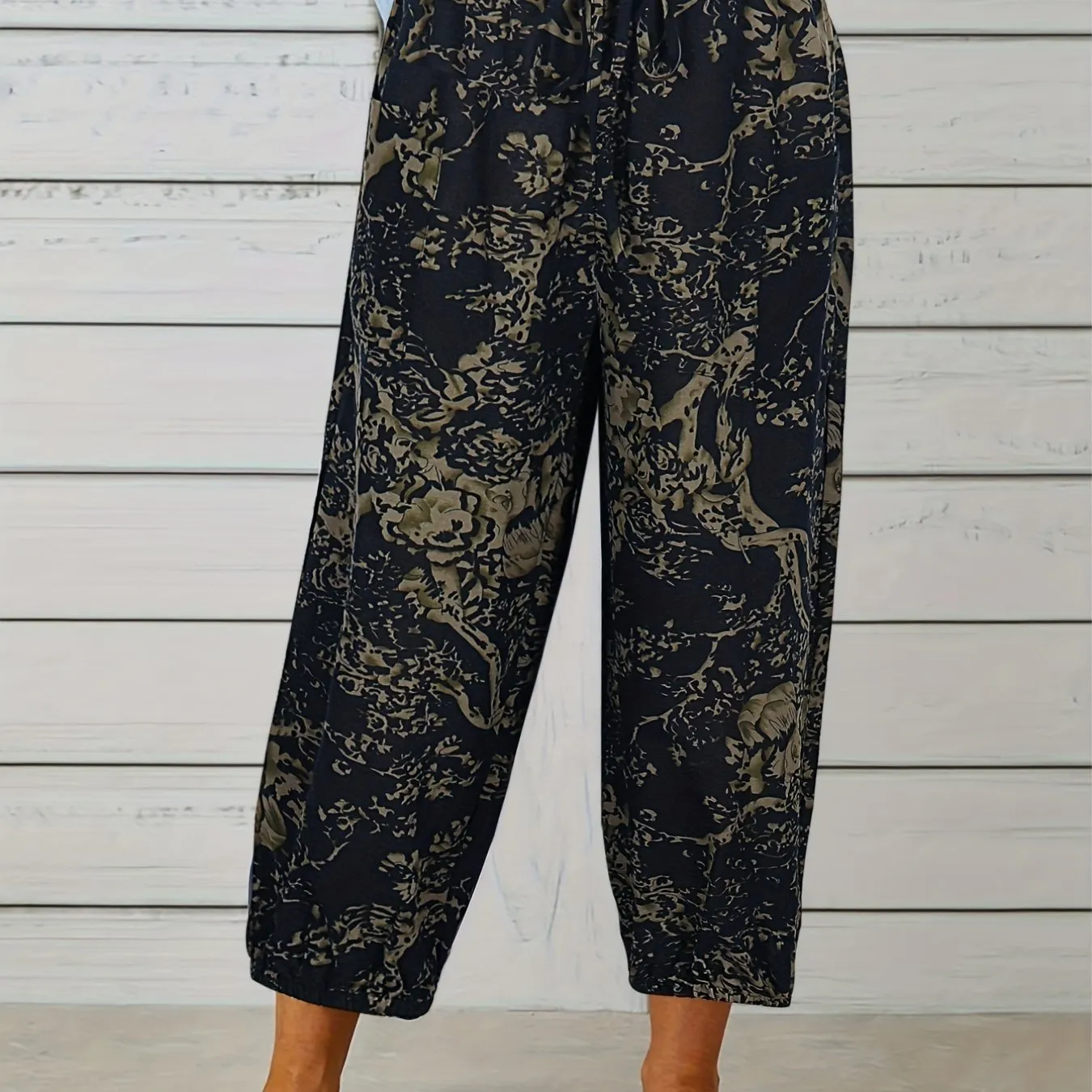 Plus Size Floral Print Carrot Pants - Effortless Style with Comfortable Stretch